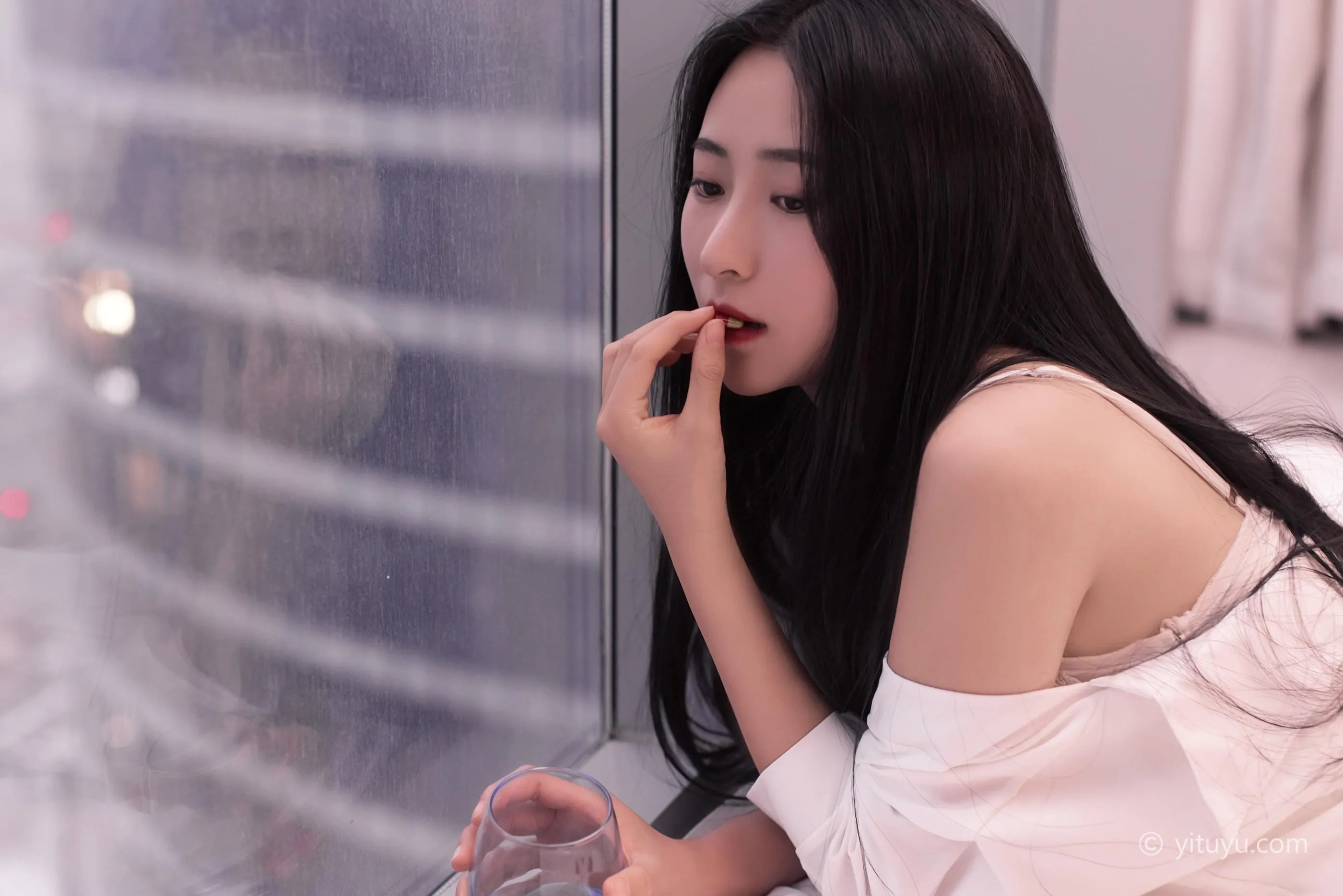 [YITUYU艺图语]2021.08.16 分手前 颖儿 [39P]插图2